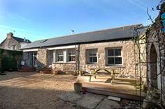 The Little Flower House Sleeps 2 + cot, 4.2 miles W of Marazion.