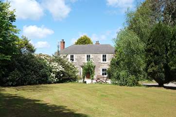 Goonreeve House is a lovely old granite farmhouse.