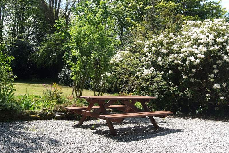 The garden is a lovely place to relax and enjoy meals in the sunshine.