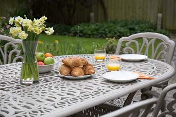 Indulgent breakfasts in the garden.