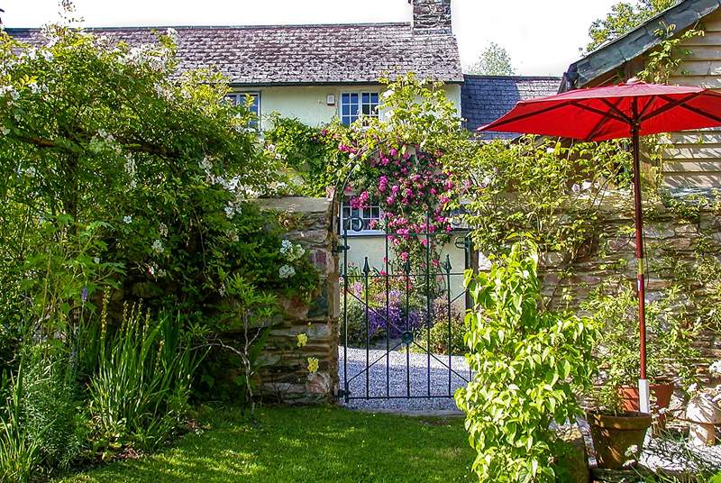 Kiln Cottage has a private garden.