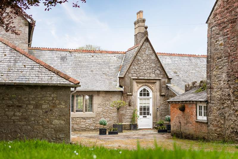 Little Trefusis is a self-contained single-storey cottage attached to the owners' home, but retaining a good deal of privacy.