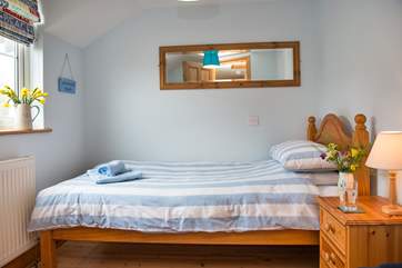 The single bedroom.
