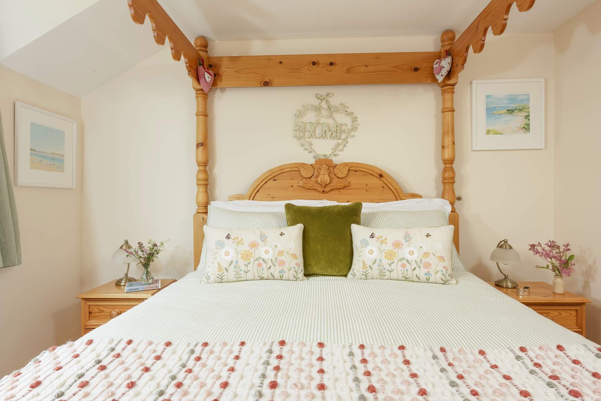 A four poster! How romantic is that?