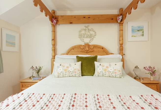 A four poster! How romantic is that?