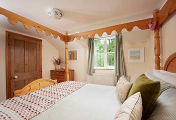 Such a charming room.