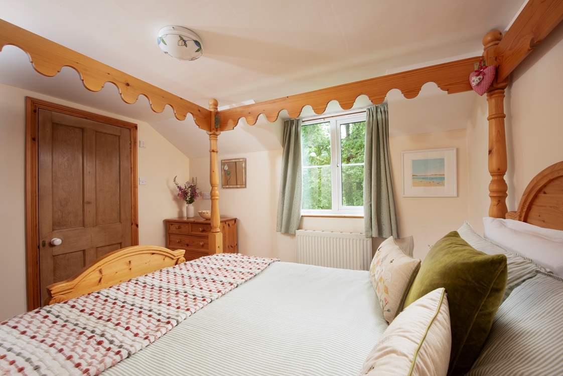 Such a charming room.