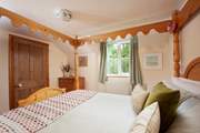 Such a charming room.