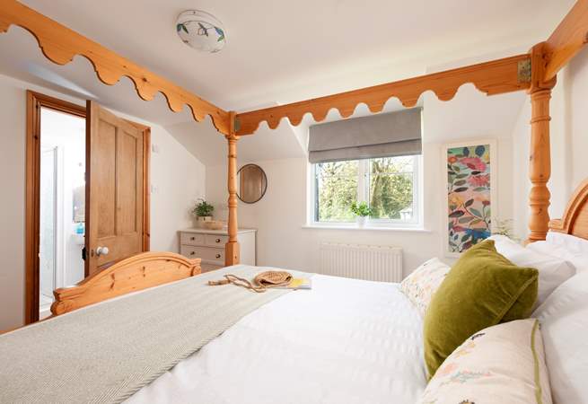 Such a charming room.