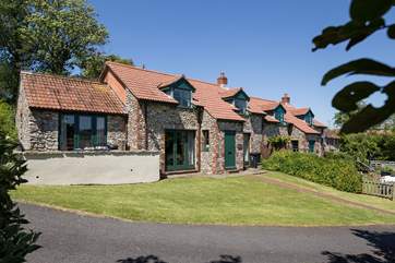 Sceat Cottage is one of a small group of barn conversions in a glorious hilltop position.
