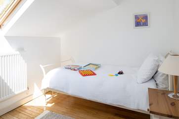 The single bedroom (Bedroom 4) is a really good size.