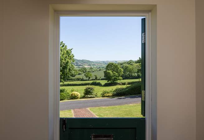 The front door is a stable-door that allows you to appreciate the surrounding countryside.