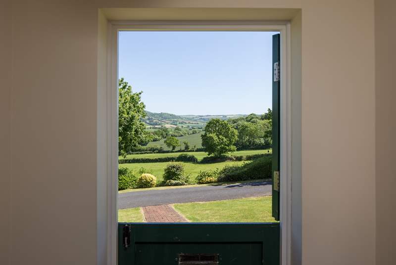 The front door is a stable-door that allows you to appreciate the surrounding countryside.
