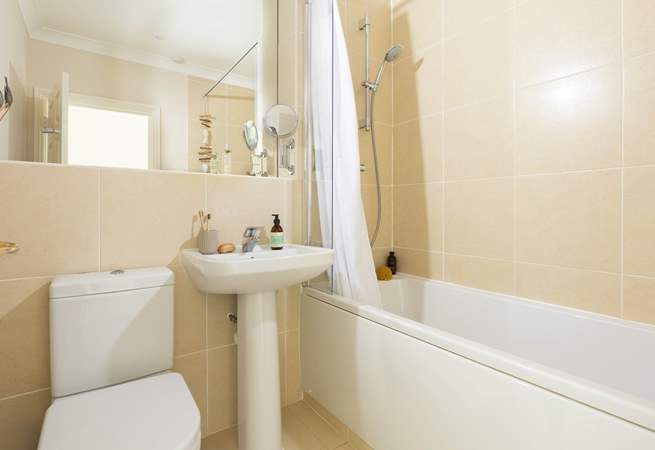 The family bathroom sits between the two bedrooms.