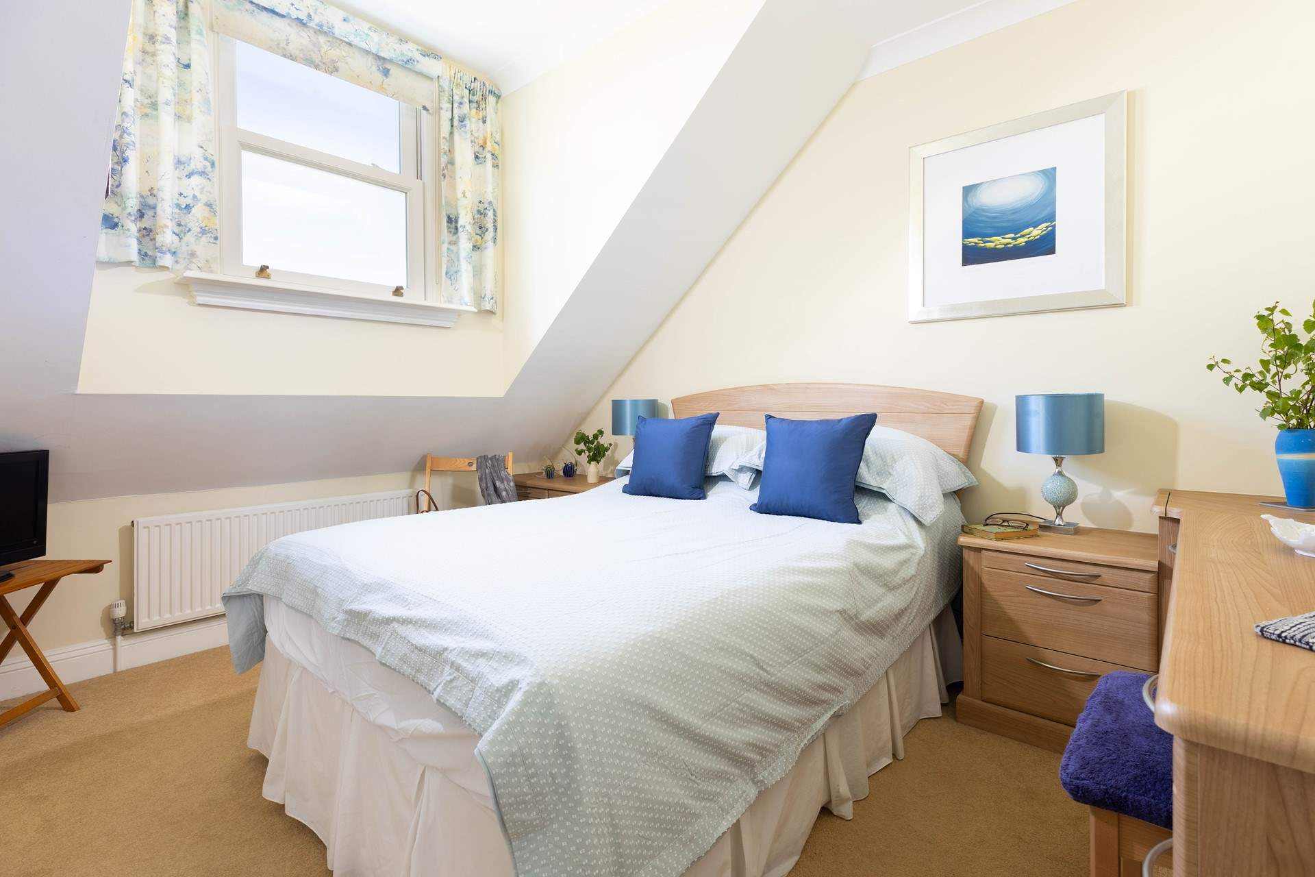 There are two delightful bedrooms at Vougeot.