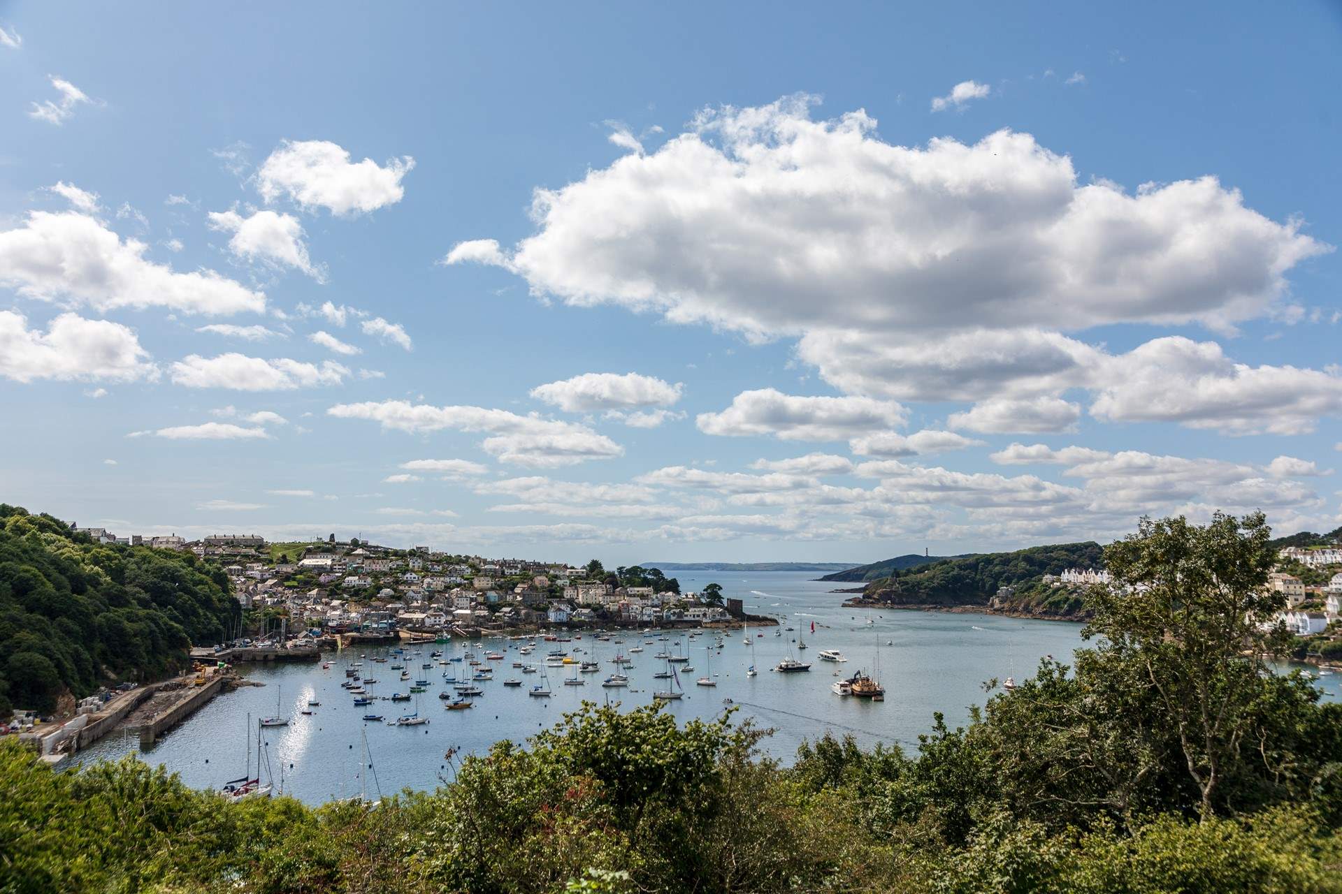 Fowey and Polruan sit on opposite sides of the mouth of the River Fowey. 