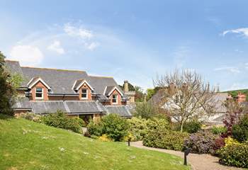 The approach to Vougeot from the parking-area meanders through lovely communal gardens. It's a beautiful oasis in the centre of Fowey.