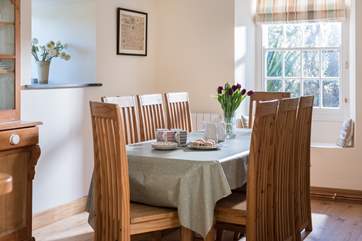 Plenty of space for all around the dining-table.