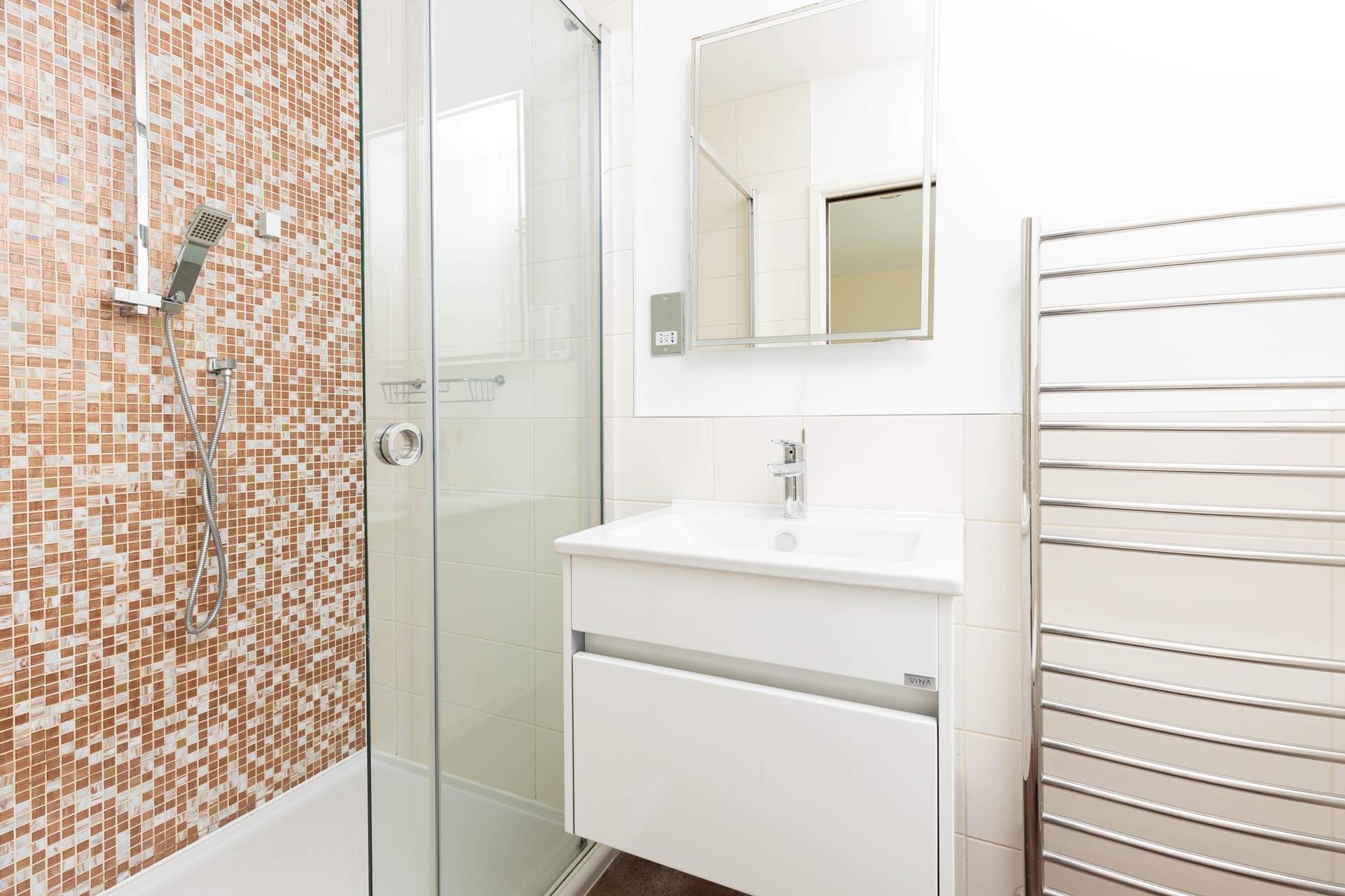 The en-suite shower room for the main bedroom. 