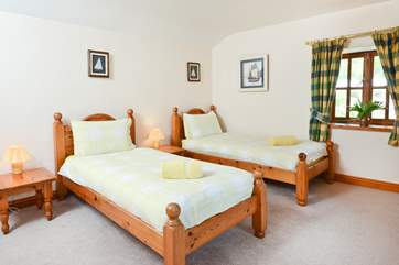 The rear twin bedroom.