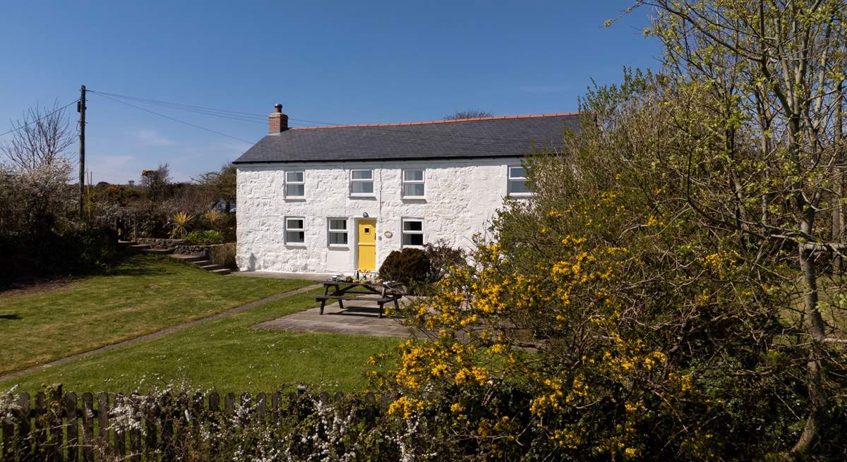 Yellow Blossom Cottage is in the most peaceful setting.