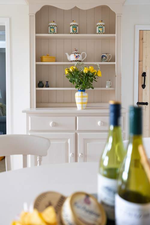 Gather round and share the days adventures in this cosy cottage.