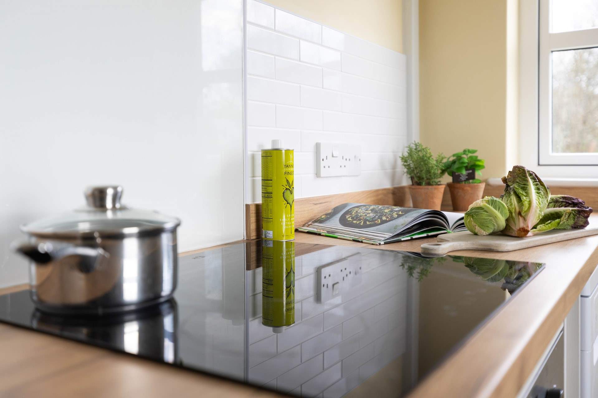 A perfect home to prepare the evening meal.