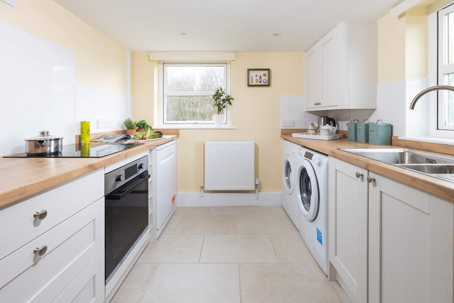 Yellow Blossom has a newly appointed kitchen with modern appliances.