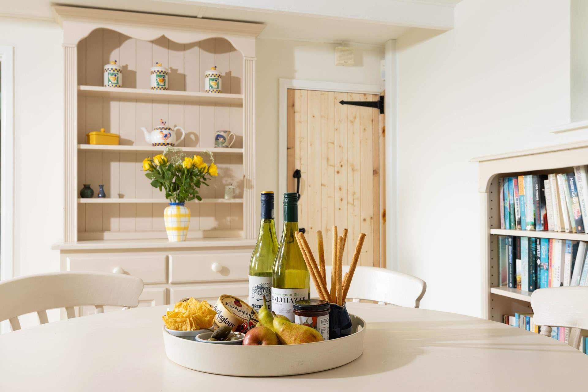 Lots of pretty touches throughout.