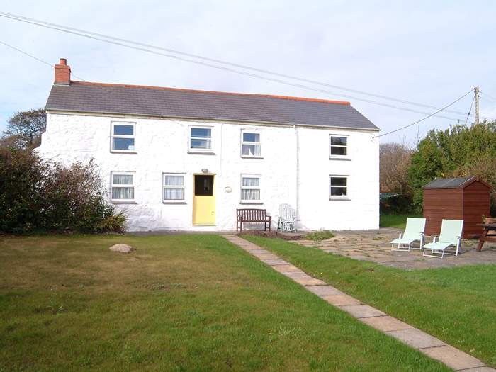 Yellow Blossom Cottage, Sleeps 6 in Marazion