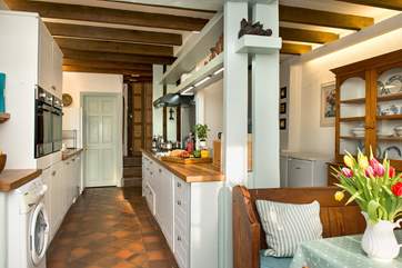 The lovely kitchen/breakfast-room.