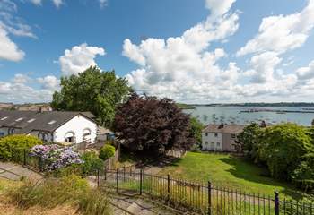 Tucked away in a great location with amazing views. 