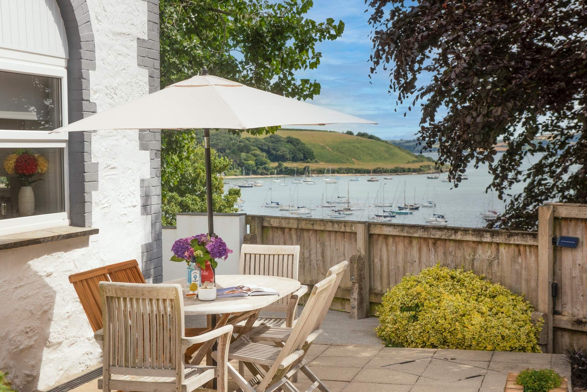 What a view from your terrace. 