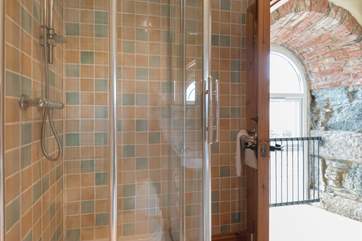 The en suite shower-room.