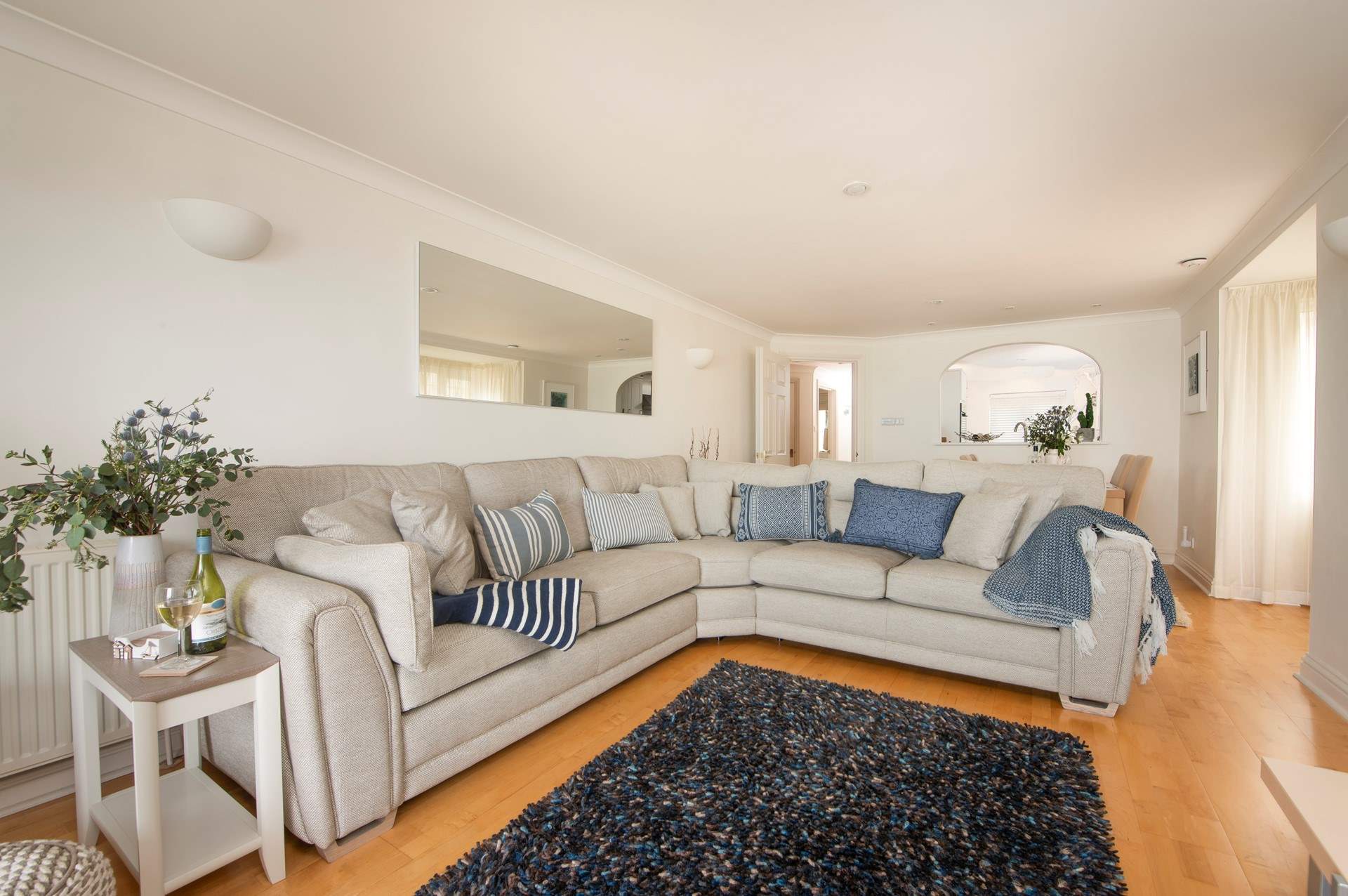 Long leisurely mornings are invitingly tempting on this stylish and comfy L-shaped sofa. 