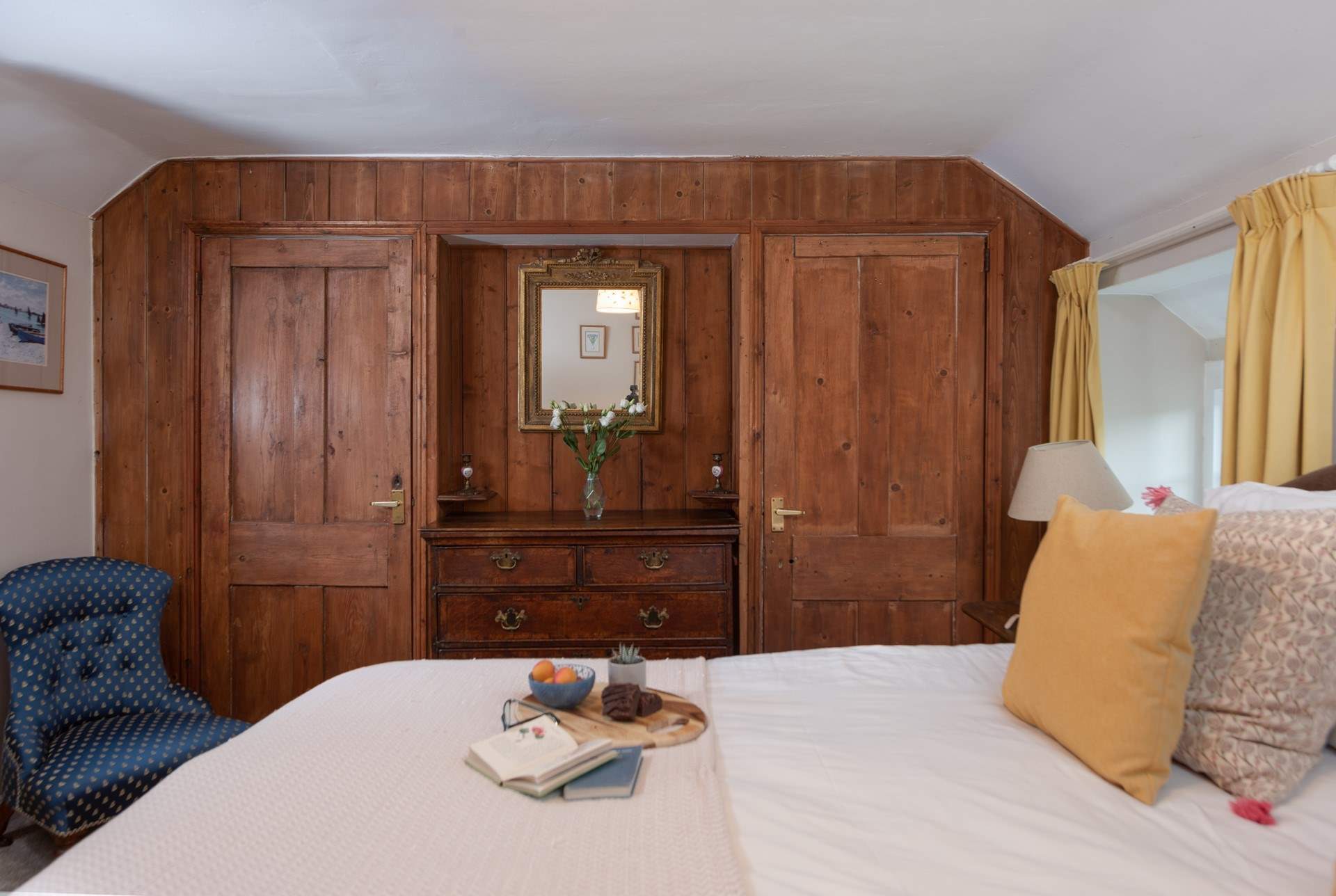 Plenty of storage for all your holiday gear.