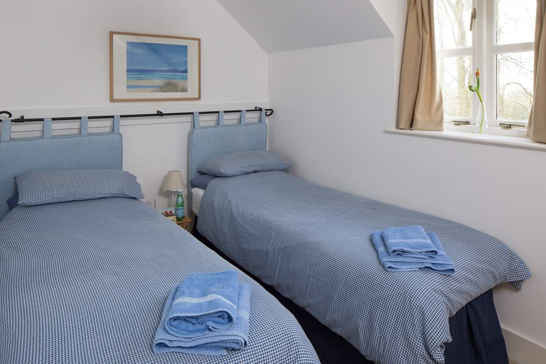 Bedroom 2 can be two 2' 6'' beds or made up as a king-size bed.