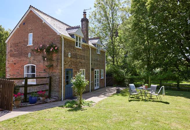 Welcome to the The Old Coach House. A beautiful two bedroom rural cottage with a wonderful private garden.
