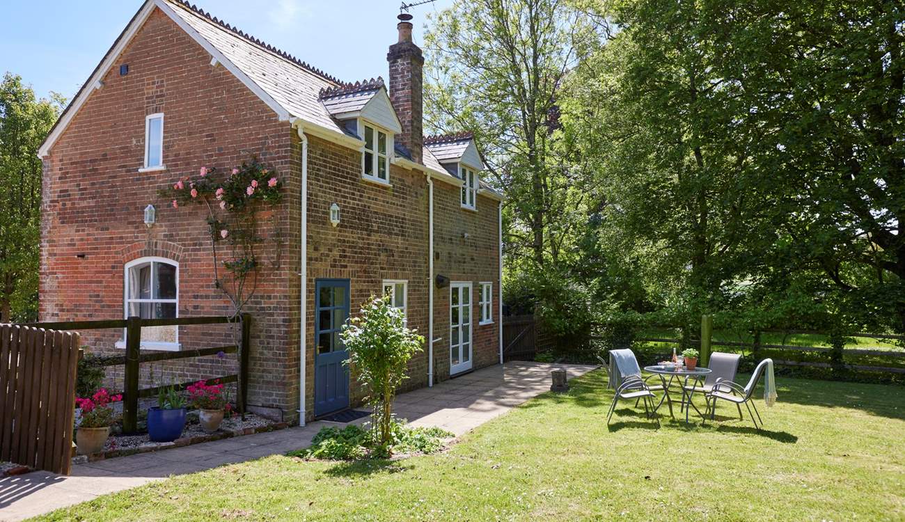 Welcome to the The Old Coach House. A beautiful two bedroom rural cottage with a wonderful private garden.