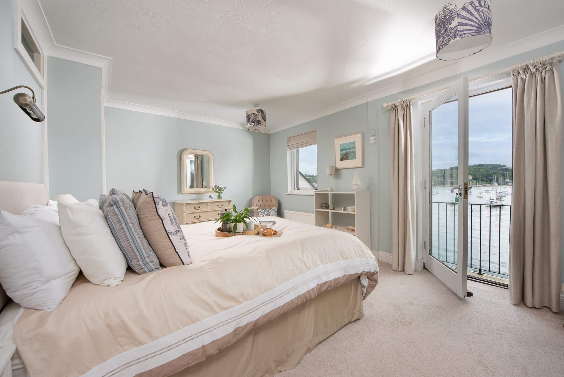 Breakfast in the king bed with this view from bedroom 2, yes please!