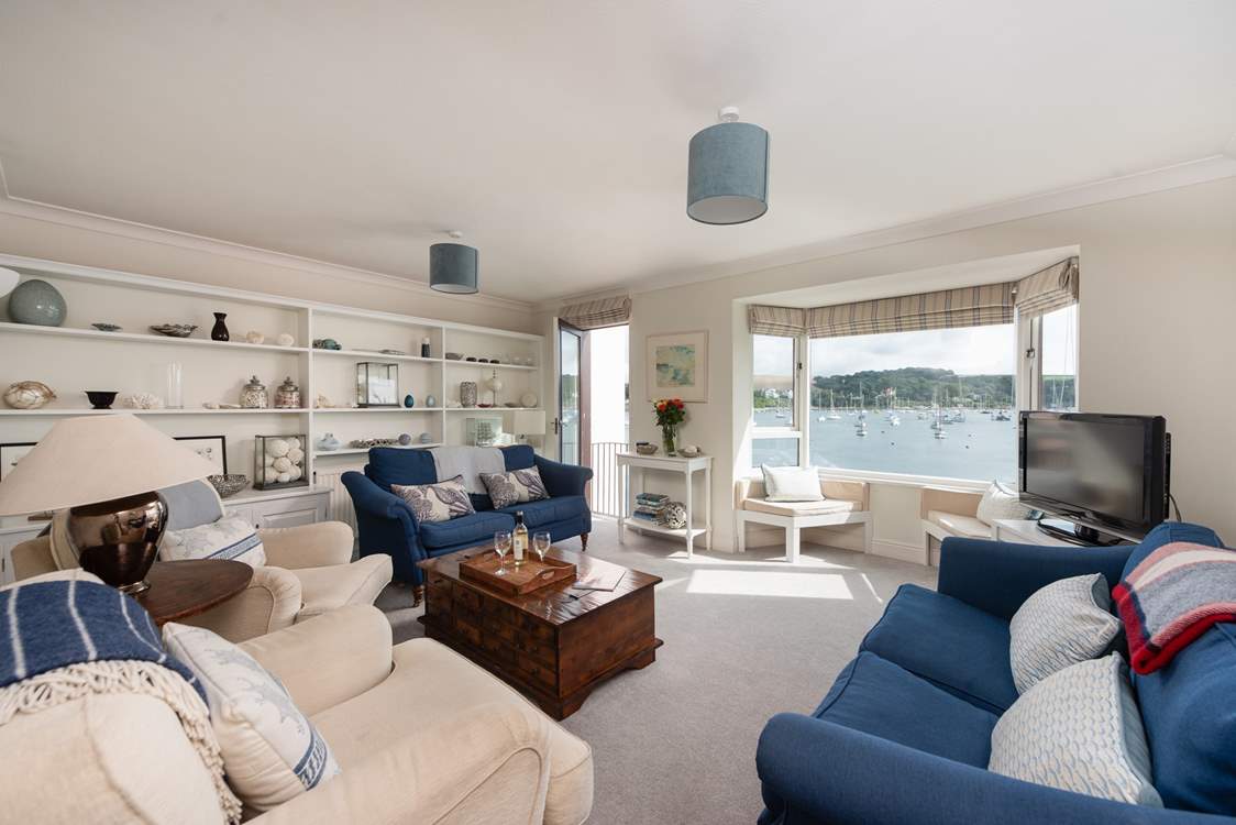 Sitting-room 1 is beautiful and comfortable and has a fabulous view of the bay, there is so much to see - even in winter! 