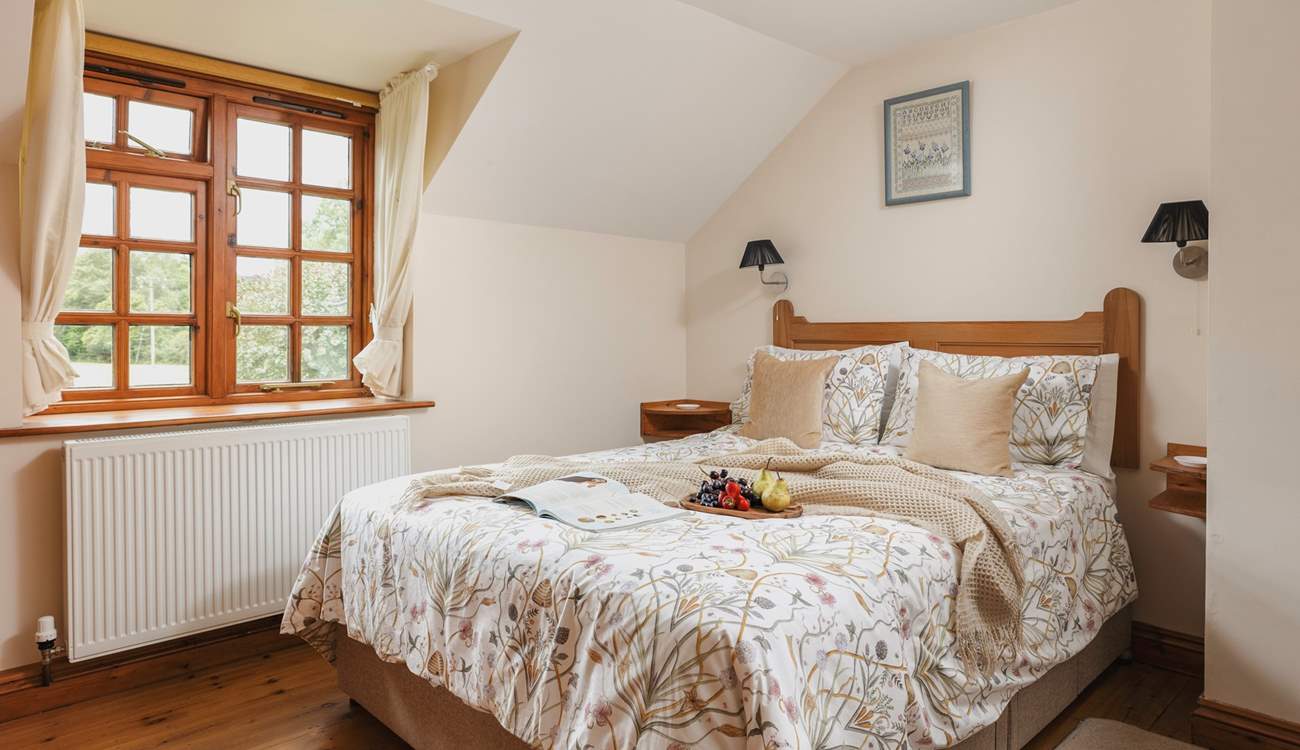 The cosiest of double bedrooms. 