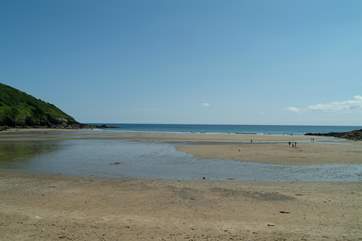 Caerhays (Porthluney) beach is popular with families and less than half an hour away by car.