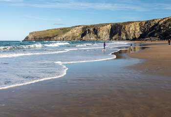 This is Trebarwith Strand, just a short drive from Tintagel. 