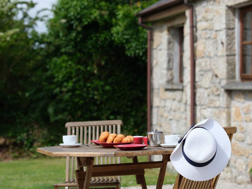 Enjoy breakfast outdoors.