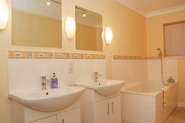 The bathroom on the ground floor.