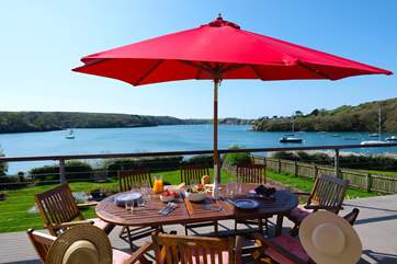 Fabulous views over the Percuil River from the balcony.