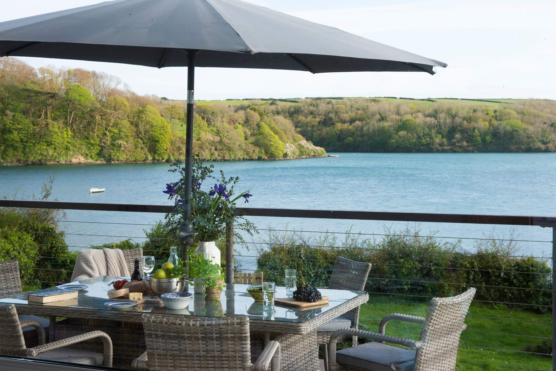 Fabulous views over the Percuil River from the balcony.