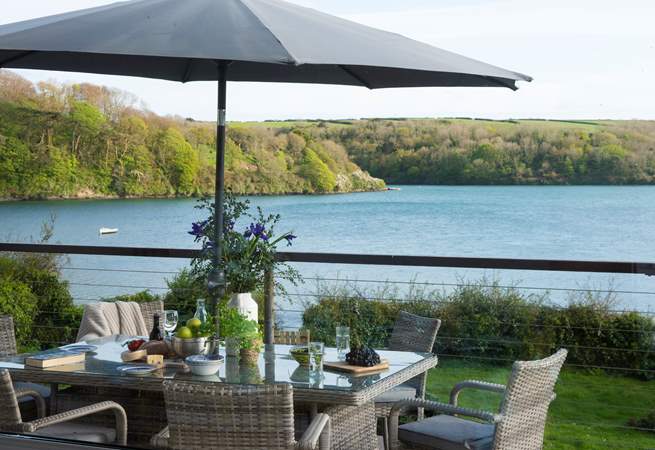 Fabulous views over the Percuil River from the balcony.