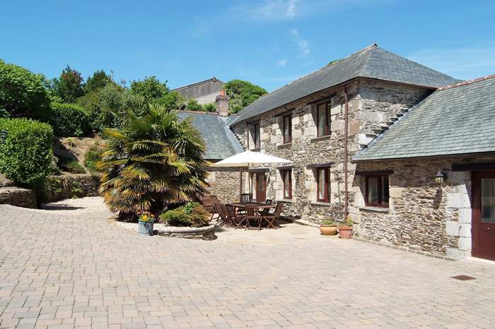 Trevithick Park,Sleeps 9 + cot, 3.3 miles W of Mevagissey